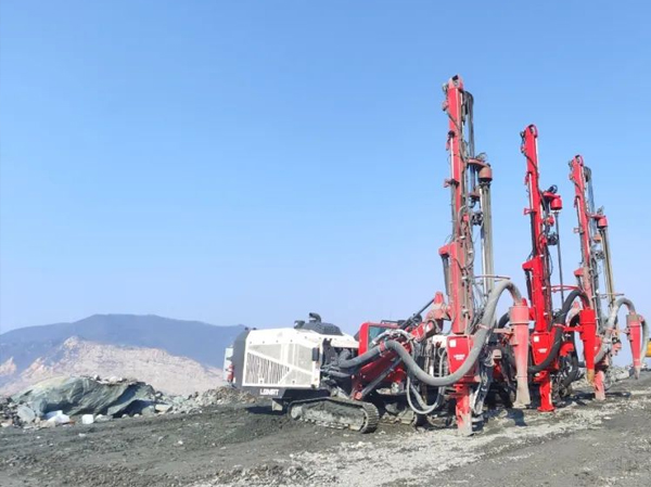 硬巖起舞：LGMRT SDC170潛孔鉆車助力遼寧鐵礦高效開采